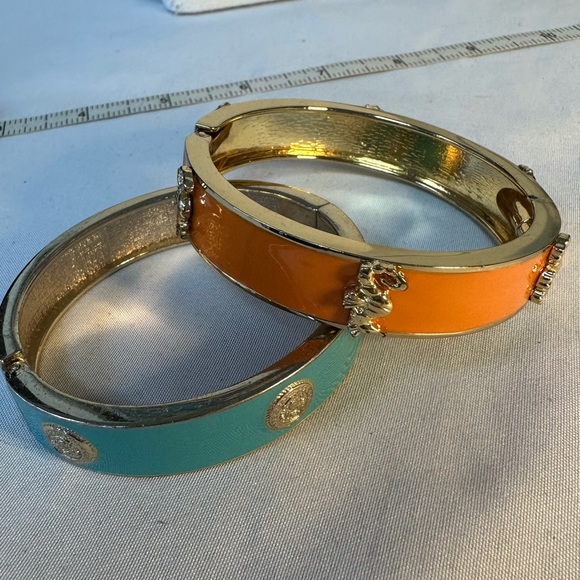 Gorgeous enameled clamper bracelets resort style - Picture 4 of 7